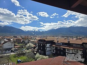 Двустаен апартамент с панорамна гледка към Пирин и Рила за продажба в Банско Двухкомнатная 59 кв.м Кирпич 2008 г. 5 этаж Последний этаж | Квартиры | Банско