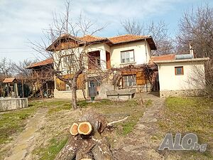 Самостоятелна двуетажна къща Двухэтажный 110 кв.м РЗП 580 кв.м двор | Дома/Дачи | Песнопой
