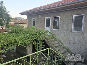 Къща в град Елена - двуетажна с тераса (ЗП 61/РЗП 120 кв) и двор 368 кв в широкия център на Елена Двухэтажный 120 кв.м РЗП 368 кв.м двор | Дома/Дачи | ул. „Иван Н. Момчилов“ 84 Елена