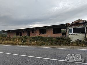 Атрактивен имот до главен път с. Мъдрец Двухэтажный 400 кв.м РЗП 2500 кв.м двор | Дома/Дачи | Мъдрец