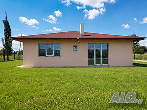 117 кв.м РЗП 674 кв.м двор Одноэтажный 117 кв.м РЗП 674 кв.м двор | Дома/Дачи | Костинброд