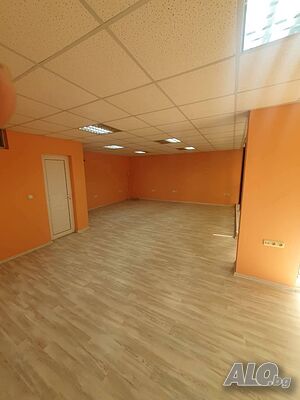 Отдава се под наем помещение в гр. Добрич, Локация: ул. Сан Стефано Офис Медицинский кабинет Салон красоты Спорт Другое 68 кв.м Первый этаж | Магазины, Офисы | Център Добрич