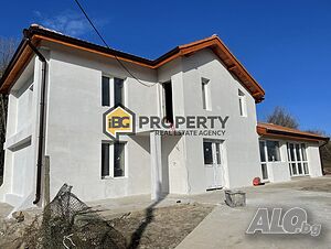 Голяма реставрирана къща Двухэтажный 145 кв.м РЗП 900 кв.м двор | Дома/Дачи | Изгрев