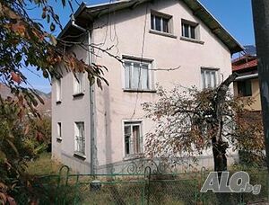 Продажба на имот в гр. Девин Двухэтажный 130 кв.м РЗП 423 кв.м двор | Дома/Дачи | гр.Девин Девин
