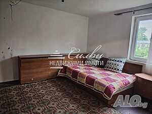 Самостоятелна двуетажна ТУХЛЕНА къща - гр. Нови Пазар! 104 кв.м РЗП 492 кв.м двор | Дома/Дачи | Нови пазар