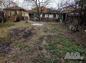 Парцел със стара къща Продажа 524 кв.м Под застройку (УПИ) С электричеством Водопровод | Участки под застройку, Инвестиционные проекты | Дебелец