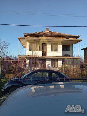 къща за продажба, разположена в област Варна, гр. Долни чифлик 120 кв.м РЗП 735 кв.м двор | Дома/Дачи | Долни чифлик