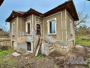 Къща в с. Горски Сеновец Одноэтажный 80 кв.м РЗП 1500 кв.м двор | Дома/Дачи | с. Горски Сеновец Стражица