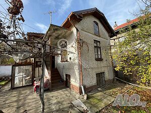 Двуетажна къща в гр. Левски Двухэтажный 108 кв.м РЗП 525 кв.м двор | Дома/Дачи | Левски