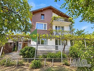 Просторна триетажна къща в село Загоре 167 кв.м РЗП 500 кв.м двор | Дома/Дачи | Загоре