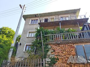 Продава къща в Родопите село Виево Трехэтажный 360 кв.м РЗП 1350 кв.м двор | Дома/Дачи | Виево