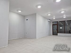 Помещение 70м2, наем 390€/мес. Безплатен паркинг!!! Ново, Център Магазин Офис Медицинский кабинет Салон красоты Спорт Другое Салон красоты (место) 70 кв.м Первый наземный этаж | Магазины, Офисы | Център Ямбол