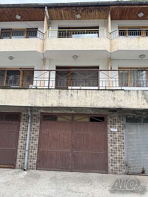 Продавам гарсониера с гараж Двухкомнатная 60 кв.м Кирпич 1995 г. 2 этаж Не последний | Квартиры | ЖК Младост Свищов