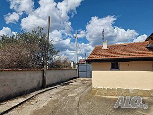Реновирана къща с ОГРОМЕН двор 1500 кв.м 6 км от Айтос и 30 км от Бургас Одноэтажный 150 кв.м РЗП 1500 кв.м двор | Дома/Дачи | Пирне