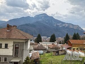 Продажба на къща в град Тетевен Двухэтажный 237 кв.м РЗП 400 кв.м двор | Дома/Дачи | Тетевен