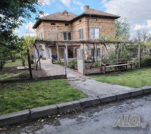 Двуетажна къща за продажба Двухэтажный 188 кв.м РЗП 3272 кв.м двор | Дома/Дачи | Червенци