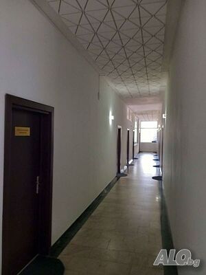 Дава под наем бизнес сграда в централната част на гр. Кърджали Офис 760 кв.м Первый этаж | Магазины, Офисы | Център Кърджали