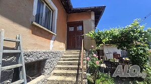 Продавам къща в с. Белчин Двухэтажный 78 кв.м РЗП 720 кв.м двор | Дома/Дачи | Белчин Белчин