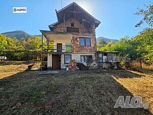 66 кв.м РЗП 1657 кв.м двор Двухэтажный 66 кв.м РЗП 1657 кв.м двор | Дома/Дачи | Бели извор