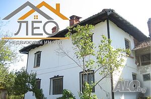 Продава къща в с. Камещица, област Габрово Двухэтажный 96 кв.м РЗП 2100 кв.м двор | Дома/Дачи | Камещица