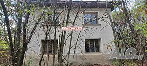 Масивна, двуетажна къща на плочи - Старо Железаре Двухэтажный 180 кв.м РЗП 1200 кв.м двор | Дома/Дачи | Старо Железаре