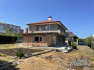 Самостоятелен етаж от къща Этаж от дома 85 кв.м РЗП 354 кв.м двор | Дома/Дачи | Варвара
