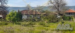 Едноетажна къща в с. Гълъбец - 80 кв.м, стабилни основи, селскостопански постройки, голям двор Одноэтажный 80 кв.м РЗП 1780 кв.м двор | Дома/Дачи | Гълъбец