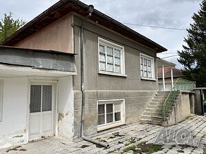Къща с двор в с. Партизанин Двухэтажный 150 кв.м РЗП 1000 кв.м двор | Дома/Дачи | Партизанин