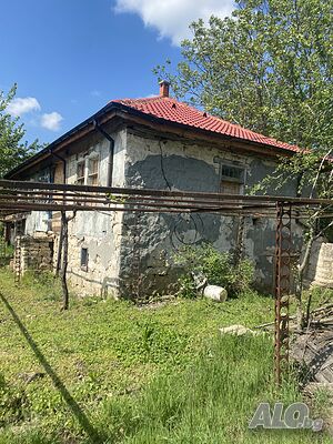 Къща с двор в с. Вратарите на 35 км от Добрич и 60 км от Варна Одноэтажный 60 кв.м РЗП 2300 кв.м двор | Дома/Дачи | Вратарите