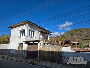 Къща в центъра на гр. Мъглиж Двухэтажный 100 кв.м РЗП 320 кв.м двор | Дома/Дачи | Мъглиж