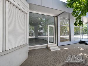 Дава се под наем търговско помещение 37 кв.м. в гр. Добрич, Център Магазин Офис Медицинский кабинет Салон красоты Другое 37 кв.м Первый наземный этаж | Магазины, Офисы | Център Добрич