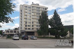 Хотелски комплекс 5100м2, на 20 минути от София Гостиница 5100 кв.м однозвездочный 160 легла Готовый (законченный) Крупнопанельная опалубка/Скользящая опалубка | Гостиницы, Мотели | център Сливница
