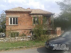 Двуетажна къща с голям двор от 3325 м2 в с. Войника, община Стралджа Двухэтажный 44 кв.м РЗП 3225 кв.м двор | Дома/Дачи | Войника