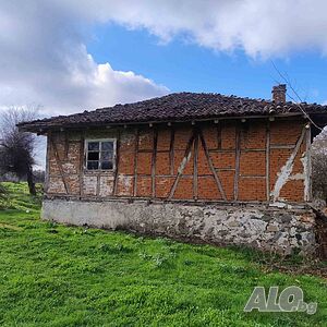 УПИ със старинна къща във Факия Одноэтажный 80 кв.м РЗП 1200 кв.м двор | Дома/Дачи | Факия
