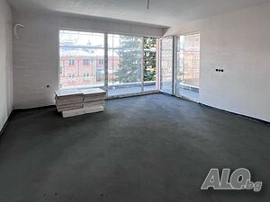 Тристаен апартамент в жилищна сграда ”Тракия” Трехкомнатная 150 кв.м Кирпич 2025 г. 2 этаж Не последний | Квартиры | Център Габрово