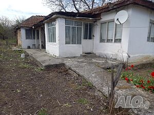 Къща с двор Одноэтажный 60 кв.м РЗП 900 кв.м двор | Дома/Дачи | Долни чифлик
