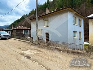 Триетажна къща в китното селце Лясково! 92420 Трехэтажный 210 кв.м РЗП 700 кв.м двор | Дома/Дачи | Лясково