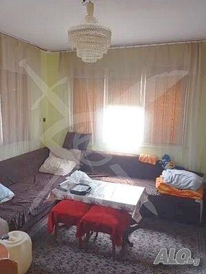Етаж от къща в гр. Карлово 67309 Этаж от дома 300 кв.м РЗП 150 кв.м двор | Дома/Дачи | Карлово