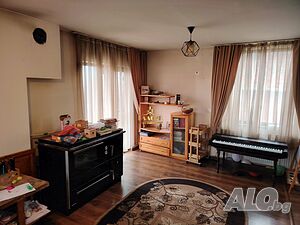 Масивна двуетажна къща в Лозенец- ЕКСКЛУЗИВНА ОФЕРТА! Двухэтажный 76 кв.м РЗП 815 кв.м двор | Дома/Дачи | Лозенец