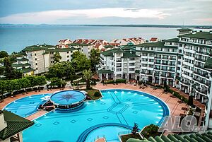 Двустаен апартамент в к-кс «Emerald Beach Resort & Spa», Равда /Видео/ Двухкомнатная 75 кв.м Кирпич 2012 г. 2 этаж Не последний | Квартиры | Равда