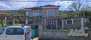 Продавам къща в с Завет Двухэтажный 106 кв.м РЗП 1000 кв.м двор | Дома/Дачи | Завет