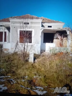 Продава се имот в с Карапелит община Добрич Одноэтажный 70 кв.м РЗП 2100 кв.м двор | Дома/Дачи | Карапелит