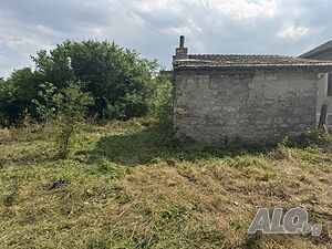 Продава се Дворно място с малка къща с ток и вода в гр Вълчи Дол Одноэтажный 60 кв.м РЗП 800 кв.м двор | Дома/Дачи | Център Добрич