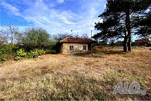 Къща за продажба в с. Малък Поровец, обл. Разград Одноэтажный 40 кв.м РЗП 1205 кв.м двор | Дома/Дачи | Малък Поровец