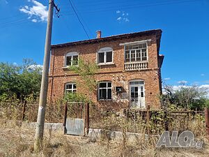 СОБСТВЕНИК: Продавам огромна дуветажна стара къща в с. Факия, на 45 км от Бургас Двухэтажный 200 кв.м РЗП 850 кв.м двор | Дома/Дачи | Факия