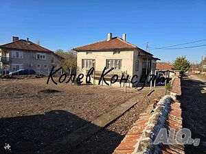 Продавам къща, с. Върбица Одноэтажный 100 кв.м РЗП 1400 кв.м двор | Дома/Дачи | Върбица