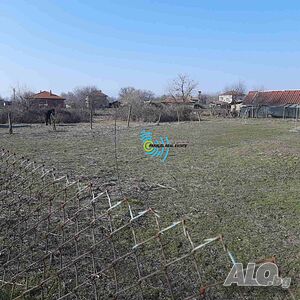 Дворно място с едноетажна къща за ремонт Продажа 800 кв.м Под застройку (УПИ) | Участки под застройку, Инвестиционные проекты | Бегово