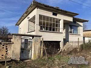 Едноетажна къща с двор и селскостопански постройки с. Медовина Одноэтажный 80 кв.м РЗП 770 кв.м двор | Дома/Дачи | Медовина