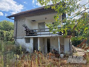 Масивна къща на две плочи във вилната зона на с. Брестник Двухэтажный 66 кв.м РЗП 570 кв.м двор | Дома/Дачи | Брестник