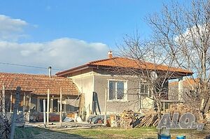 Реновирана къща в с. Дълго поле Одноэтажный 90 кв.м РЗП 600 кв.м двор | Дома/Дачи | Дълго поле